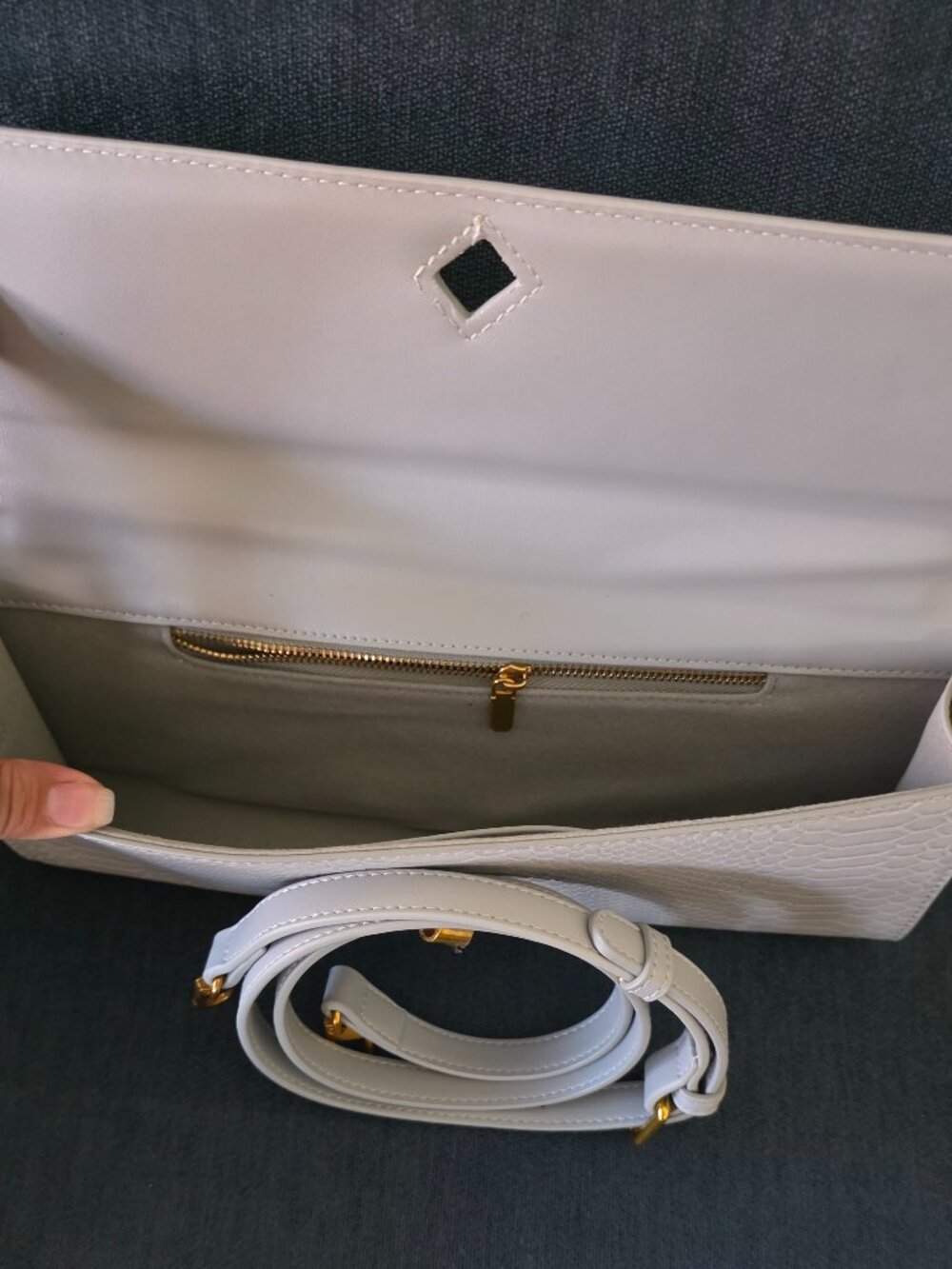 Authentic Showroom clutch with c/b strap - Picture 5 of 5
